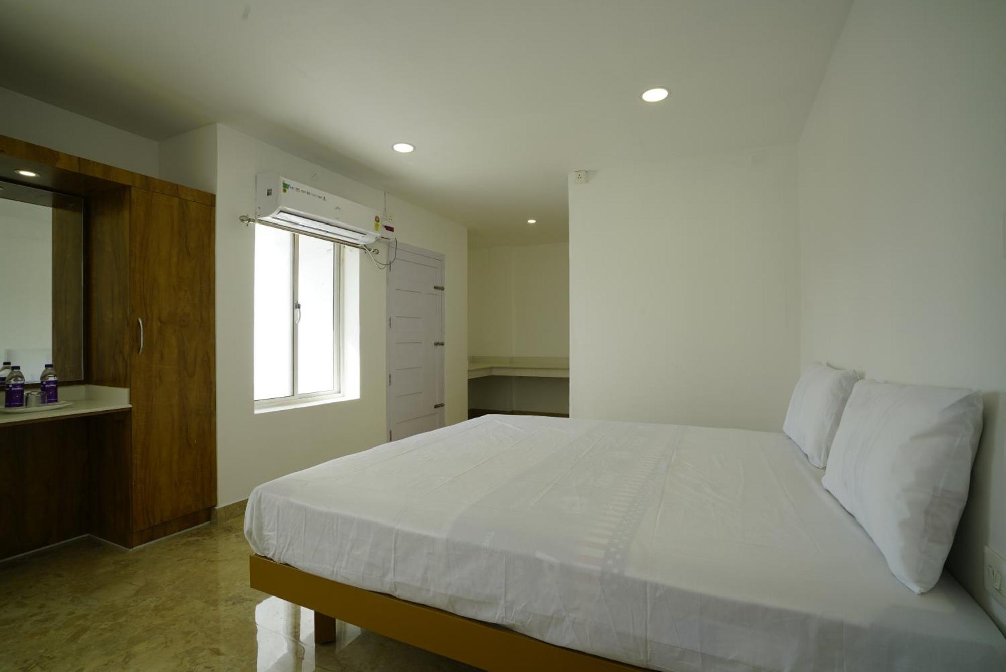 Отель Quilon Residency Kundara Perumanseri Экстерьер фото